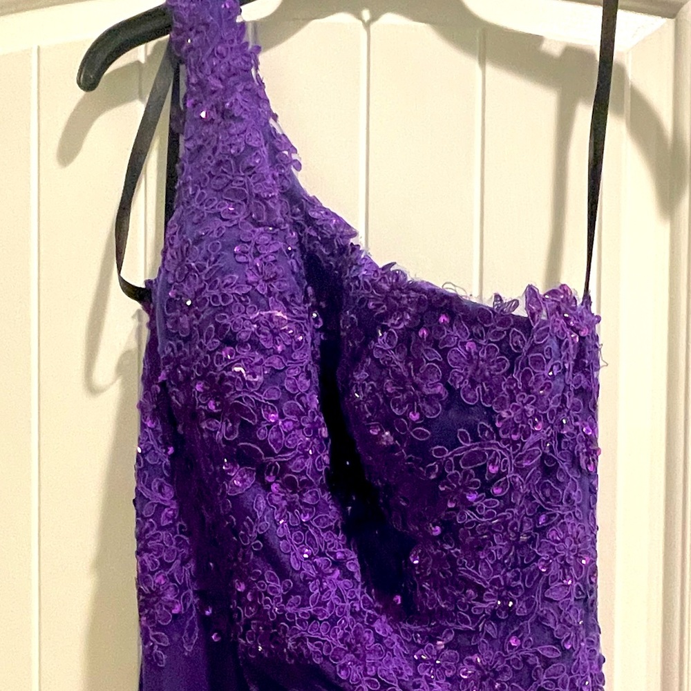 Purple formal dress - Size 6 - Brand is Milano Formals - Bought for Mardi Gras!